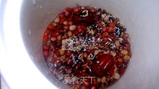 A Bowl of Health Porridge Every Day-chinese Wolfberry, Red Beans, Peanuts, Oats and Red Dates Porridge recipe