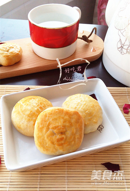 Rose Walnut Mooncakes recipe