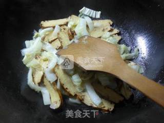 Stir-fried Cabbage with Beef Sauce recipe