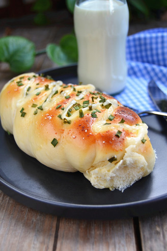 Chive Cheese Braid Bread recipe