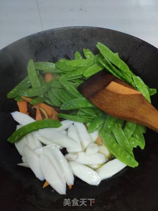 Stir-fried Chinese Yam with Sausage and Snow Pea recipe