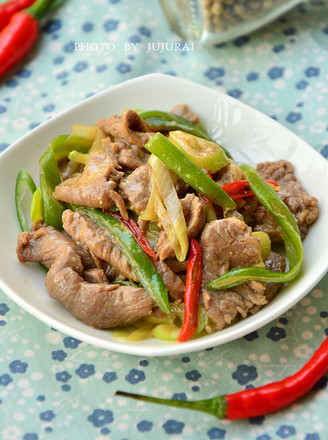 Stir-fried Lamb with Cumin and Scallions