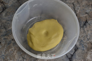 #新良第一节烤大赛#cantonese-style Double Egg Yolk Coconut Paste Mooncake recipe