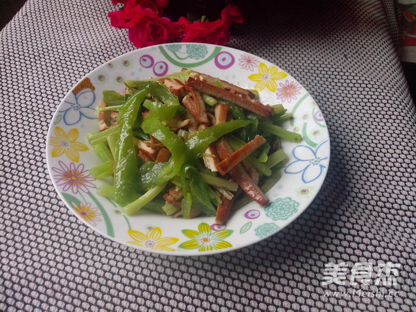 Celery Chili Stir-fried Tofu recipe