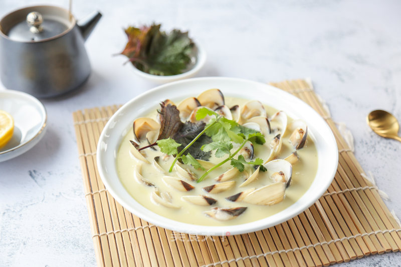 Steamed Eggs with Fresh Shells recipe