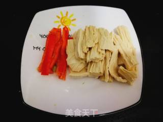 Stir-fried Yuba with Lettuce and Vegetables recipe
