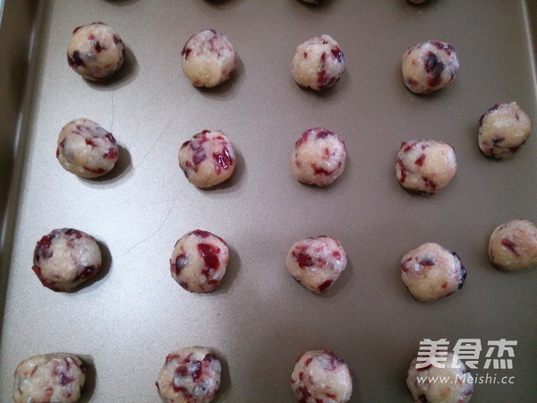 Cranberry Coconut Yolk Ball recipe