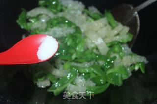 Stir-fried Pork Skin with Green Pepper recipe