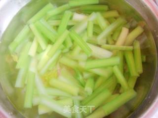 Stir-fried Celery Three Shreds recipe