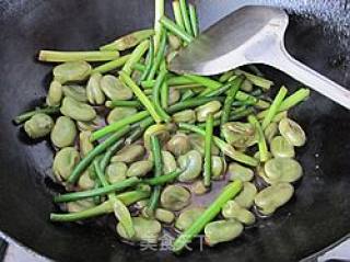 Roasted Broad Bean Rice with Garlic Stalks recipe