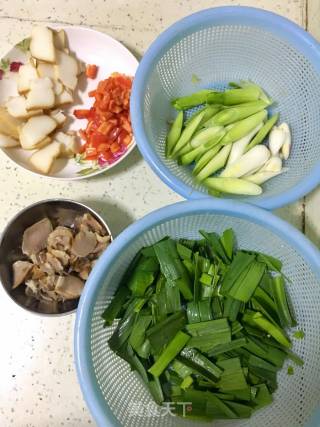 Stir-fried Garlic Leaves with Bacon recipe