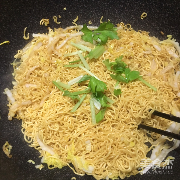 Fried Noodles with Cabbage recipe