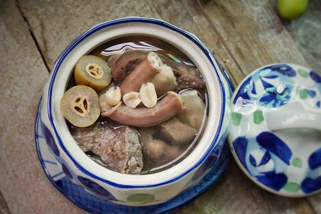 Stewed Pork Lung and Olive Soup recipe