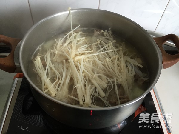 Radish and Enoki Mushroom Soup recipe