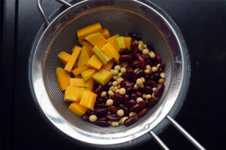 Pumpkin Soy Milk with Red Kidney Beans recipe