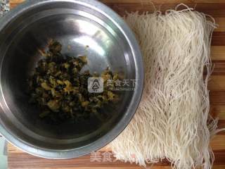 Sauerkraut and Spring Bamboo Shoots Pork Ribs Soup Noodles recipe