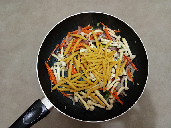 Fried Noodle Fish recipe