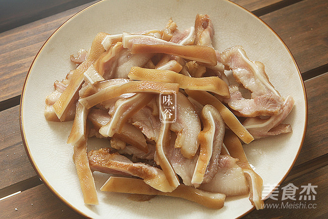 Summer Dishes ~ Cold Pork Ears recipe