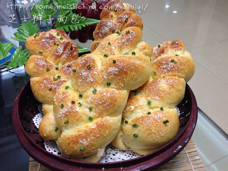 Scallion Cheese Braid Bread recipe