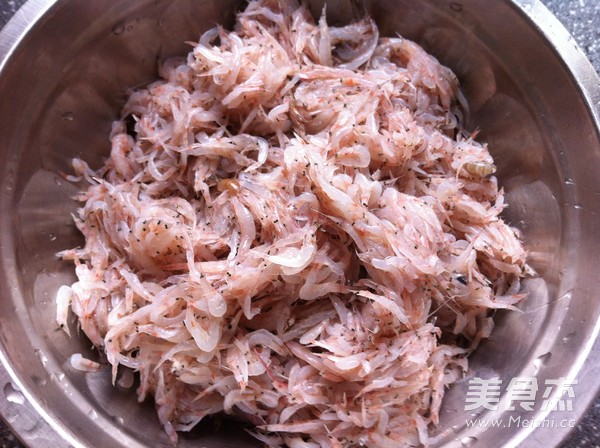 Scrambled Eggs with White Snow Shrimp recipe