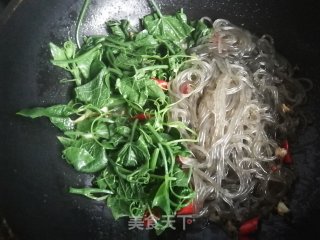 Stir-fried Vermicelli with Loofah recipe