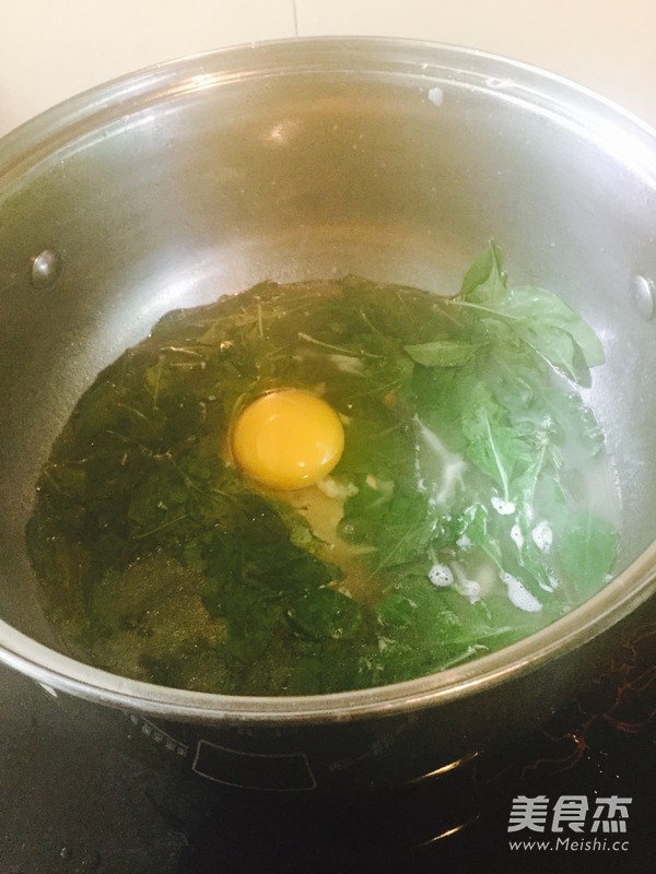 Chinese Wolfberry Leaf Egg Noodles recipe