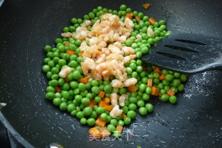Stir-fried Peas with Garlic and Shrimp recipe