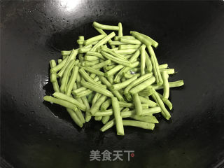 Green Beans with Prunes and Vegetables recipe