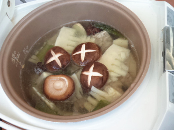 Spring Bamboo Shoots Ribs Soup recipe