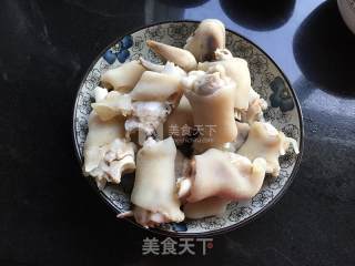 Braised Lamb's Hoof with White Radish recipe