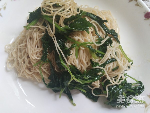 Celery Leaf Noodles recipe