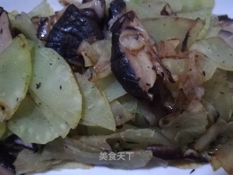 Stir-fried Mushrooms with Lettuce recipe