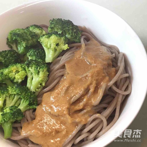 Broccoli Peanut Butter Noodles recipe