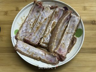 Grilled Ribs with Cumin Pork Sauce recipe