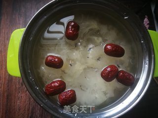 Red Dates, Yam and Tremella Soup recipe