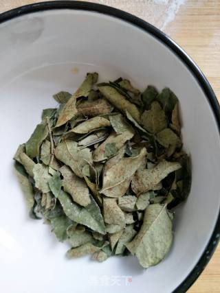Steamed Pepper Leaf Rolls recipe