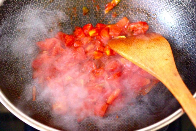 Abalone Tomato Seafood Tofu Soup recipe