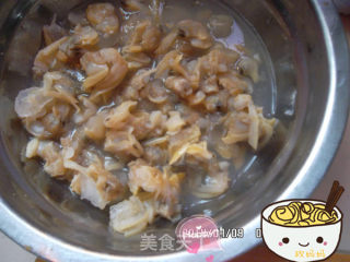 Fried Clam Meat with Loofah recipe