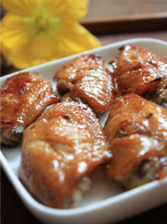 Roasted Wings with Garlic Honey Sauce