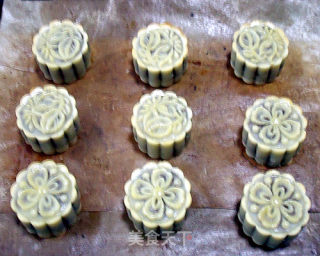 Cantonese-style Jujube Paste and Bean Paste Mooncakes recipe