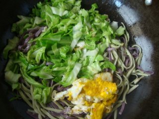 Fried Egg with Colorful Noodles recipe