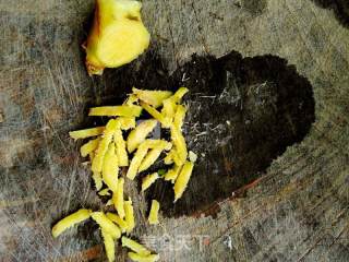 Fresh Oyster Mushroom and Crucian Carp Soup recipe