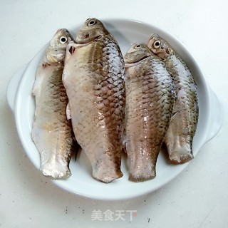 Pan Fried Crucian Carp recipe