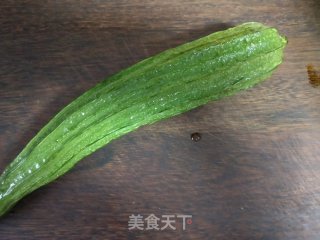 Stir-fried Loofah with Wolfberry recipe