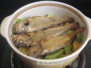 Oil Tofu Small Yellow Croaker in Casserole recipe