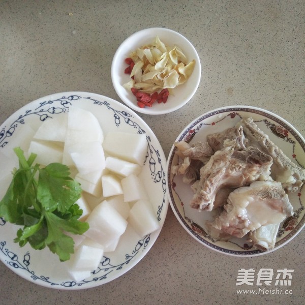 Lily Soup with White Radish Ribs recipe