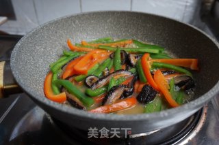 Stir-fried Red Ginseng with Green Red Pepper recipe