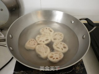 A Home-cooked Soup to Relieve Stress-----stewed Pork Ribs with Lotus Root recipe