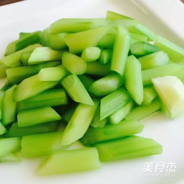 Green Bamboo Shoots with White Sauce recipe