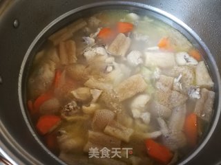 Braised Noodles in Chicken Soup with Carrots, Bamboo Fungus recipe